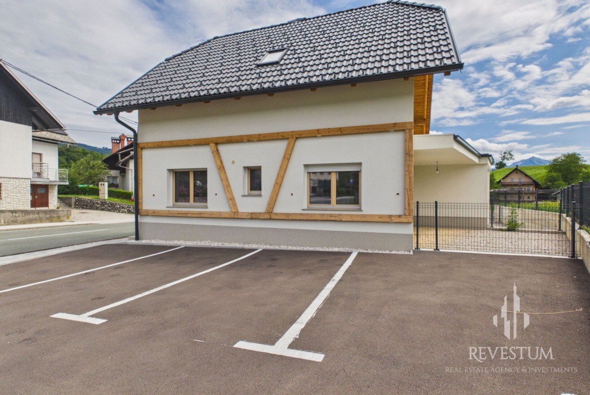 Residential Building with 5 Units and Proven Yield – Investment Opportunity Near Bled