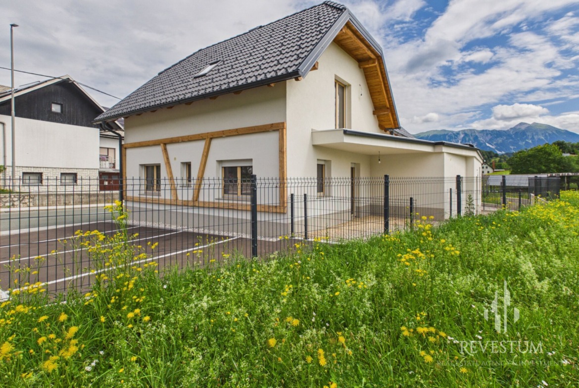 Residential Building with 5 Units and Proven Yield – Investment Opportunity Near Bled