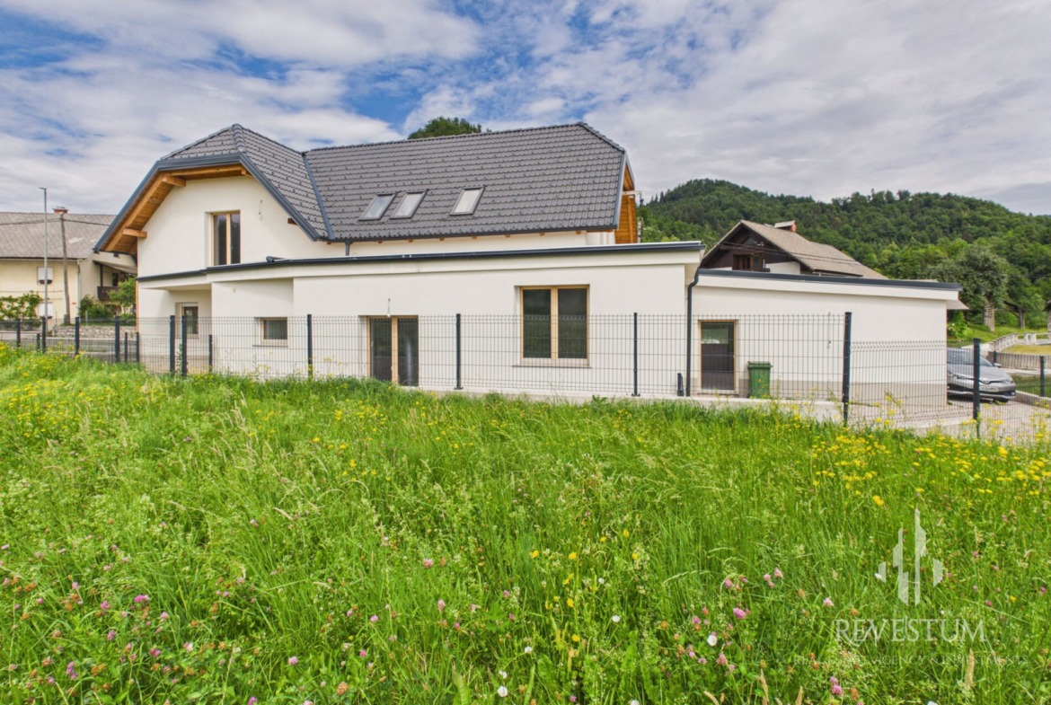 Residential Building with 5 Units and Proven Yield – Investment Opportunity Near Bled