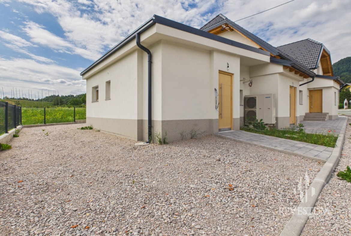 Residential Building with 5 Units and Proven Yield – Investment Opportunity Near Bled
