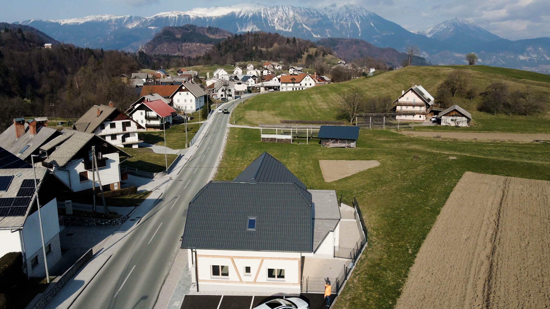 Residential Building with 5 Units and Proven Yield – Investment Opportunity Near Bled