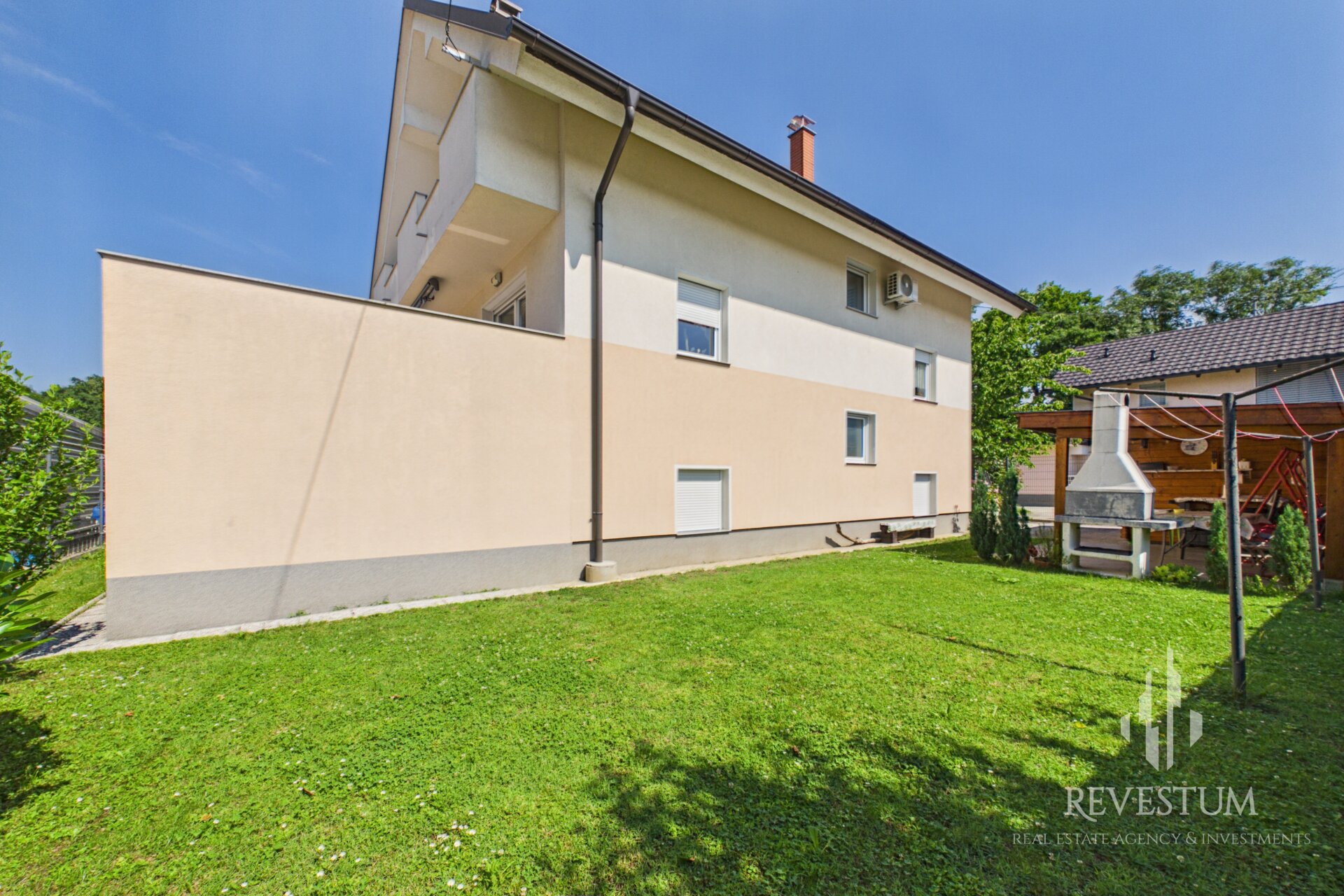 CAM05419G0-PR0067-STILL004 Modern Family Home for Sale in Ljubljana – Šmartno ob Savi