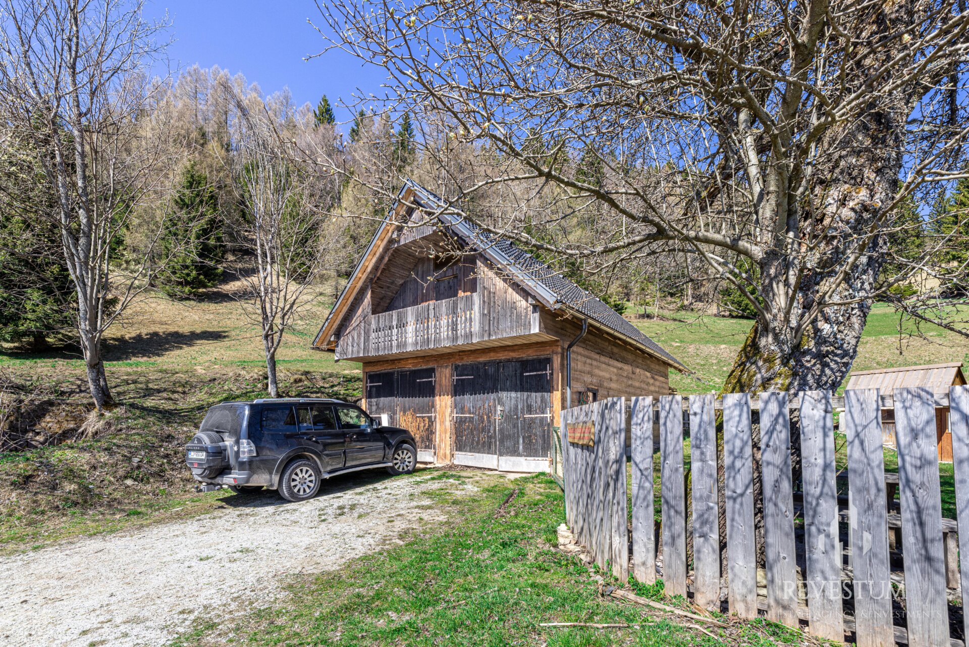 Revestum_Hiša_JavorniškiRovt15_JES_FullresolutionLogo_07-04-2026-AK-19 IDYLLIC SECLUDED FARMHOUSE, JAVORNIŠKI ROVT