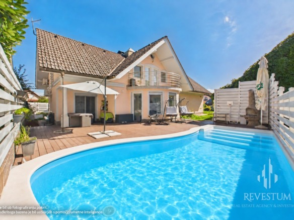 Detached family house with pool in a quiet cul-de-sac